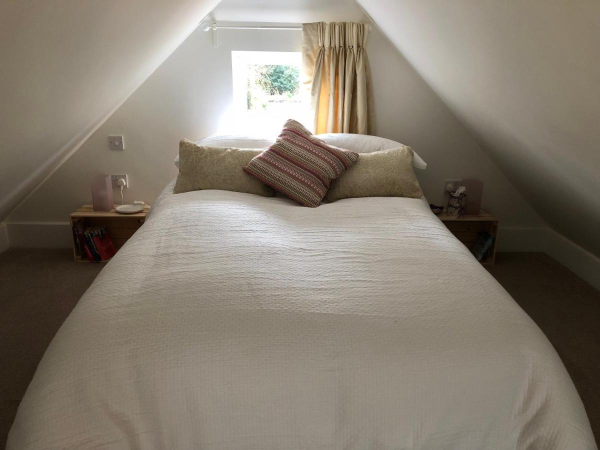 The Little Barn - Self Catering Holiday Accommodation Hindhead Bagian luar foto